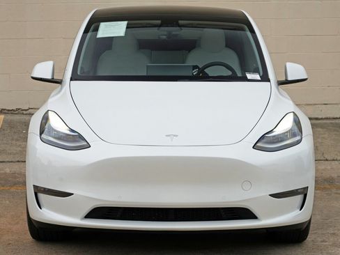 Used 2022 Tesla Model Y Long Range AWD/4WD image 45