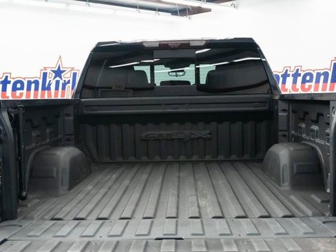 Used 2022 GMC Sierra 1500 AT4X image 11