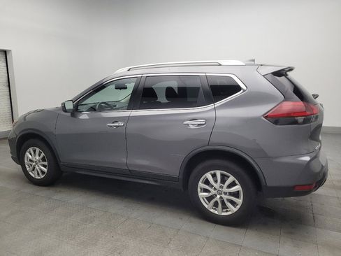 Used 2020 Nissan Rogue SV image 3