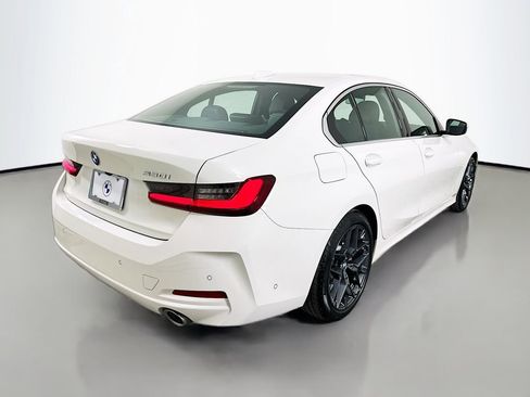 Used 2025 BMW 330i Sedan w/ M Sport Package image 5