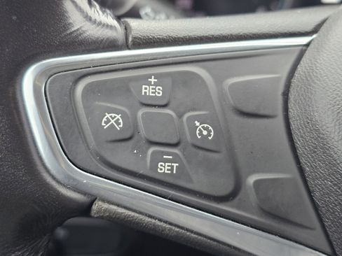 Used 2019 Chevrolet Equinox LT image 30