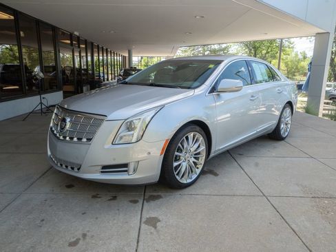 Used 2014 Cadillac XTS Platinum FWD image 3