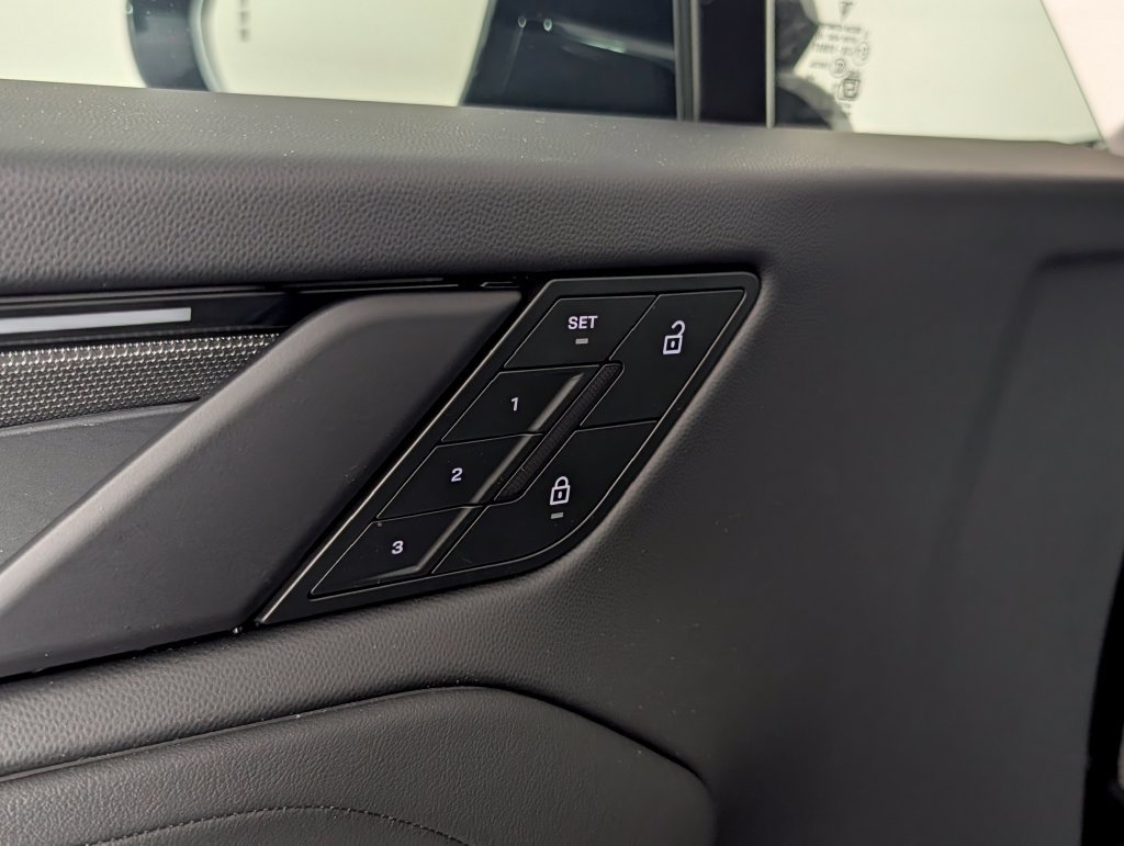 New 2026 Porsche Cayenne Electric AWD/4WD image 27