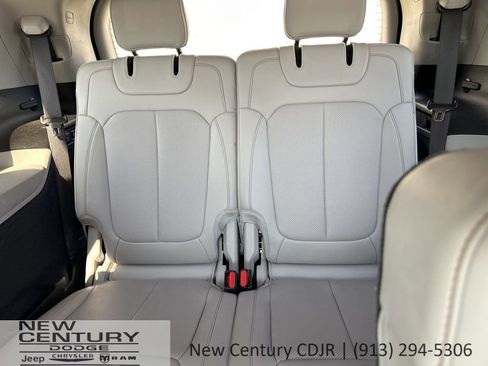 Used 2022 Jeep Grand Cherokee L Overland image 15