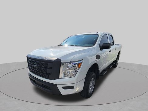 Used 2021 Nissan Titan S w/ HD Front GAWR Package AWD/4WD image 5
