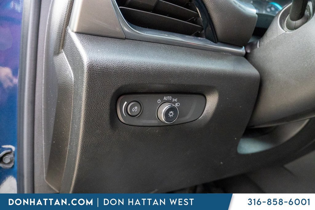 Used 2023 Chevrolet Traverse LT AWD/4WD image 16