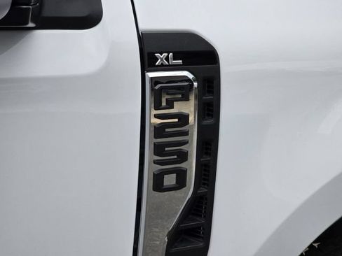 Used 2024 Ford F250 XL w/ XL Chrome Package AWD/4WD image 8