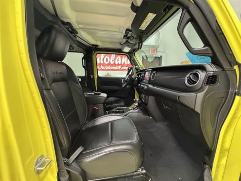 Used 2023 Jeep Wrangler Unlimited Sahara AWD/4WD image 17