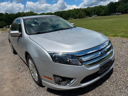 Used 2011 Ford Fusion Hybrid w/ 502A Rapid Spec Order Code FWD image 6