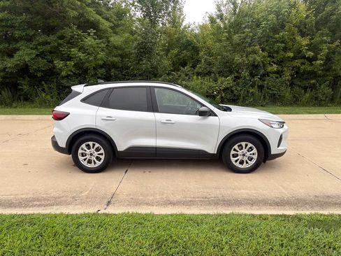 Used 2026 Ford Escape Active w/ Cold Weather Package FWD image 10
