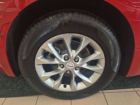 Used 2026 Chrysler Pacifica Limited FWD image 23