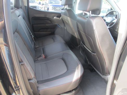 Used 2015 GMC Canyon SLE AWD/4WD image 11