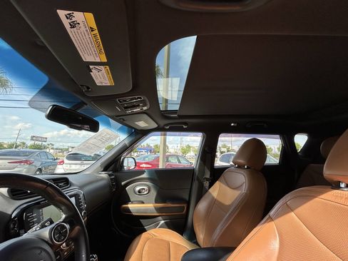Used 2015 Kia Soul ! w/ Sun & Sound Package FWD image 14