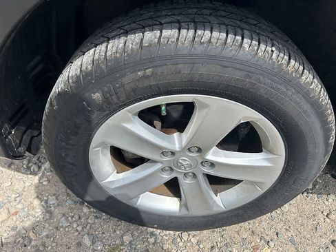 Used 2014 Toyota RAV4 XLE AWD/4WD image 8