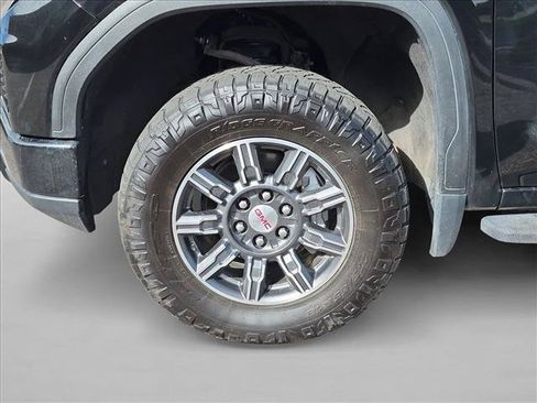 Used 2024 GMC Sierra 1500 AT4 w/ Technology Package AWD/4WD image 23