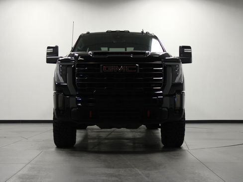 Used 2024 GMC Sierra 2500 AT4X AWD/4WD image 9