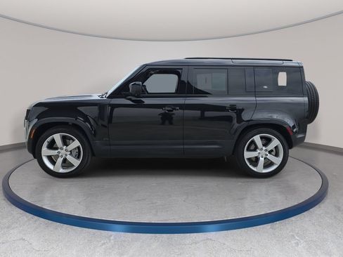 Used 2022 Land Rover Defender 110 SE AWD/4WD image 8