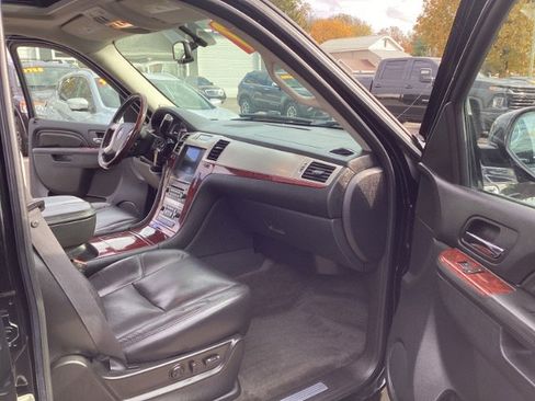 Used 2011 Cadillac Escalade AWD w/ Touring Package image 9