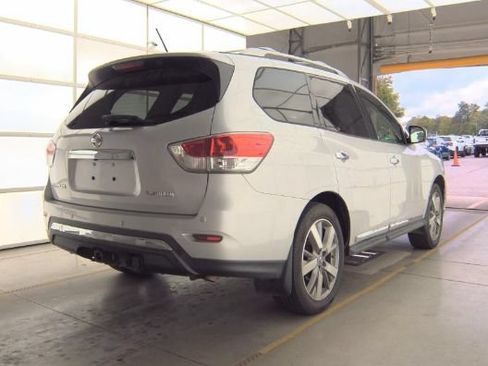 Used 2013 Nissan Pathfinder Platinum FWD image 5
