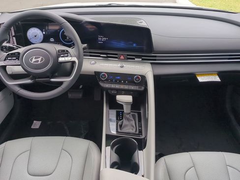 New 2026 Hyundai Elantra Limited FWD image 17