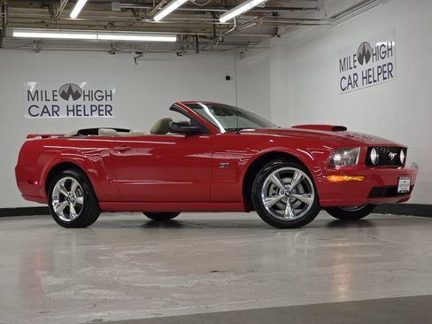 Used 2007 Ford Mustang GT Premium RWD image 2