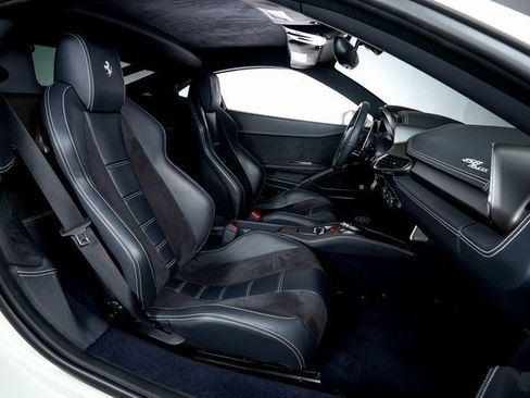 Used 2014 Ferrari 458 Italia image 50