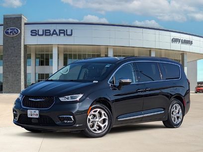 Used 2023 Chrysler Pacifica Limited