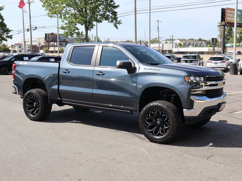 Used 2020 Chevrolet Silverado 1500 LT w/ Fleet Comfort Package AWD/4WD image 2