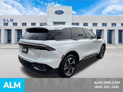 Used 2024 Lincoln Nautilus Premier w/ Equipment Group 102A image 5