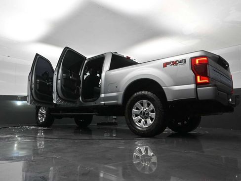 Used 2021 Ford F250 Platinum w/ FX4 Off-Road Package image 31