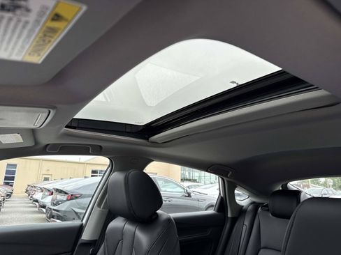 Used 2025 Acura Integra FWD image 4