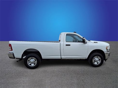 Used 2024 RAM 2500 Tradesman w/ Chrome Appearance Group image 4