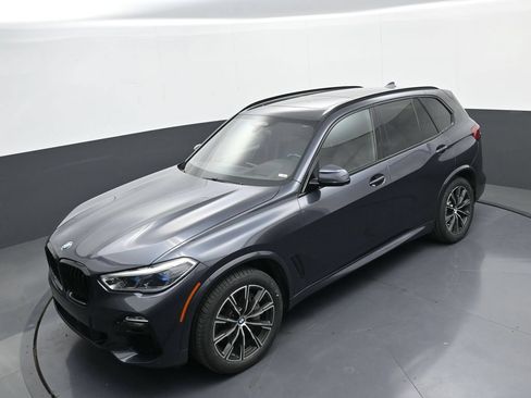Used 2019 BMW X5 xDrive50i w/ M Sport Package AWD/4WD image 31