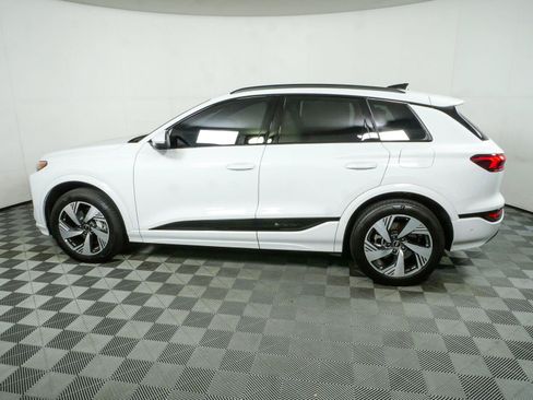 Used 2025 Audi Q6 e-tron Premium Plus w/ Premium Plus AWD/4WD image 31