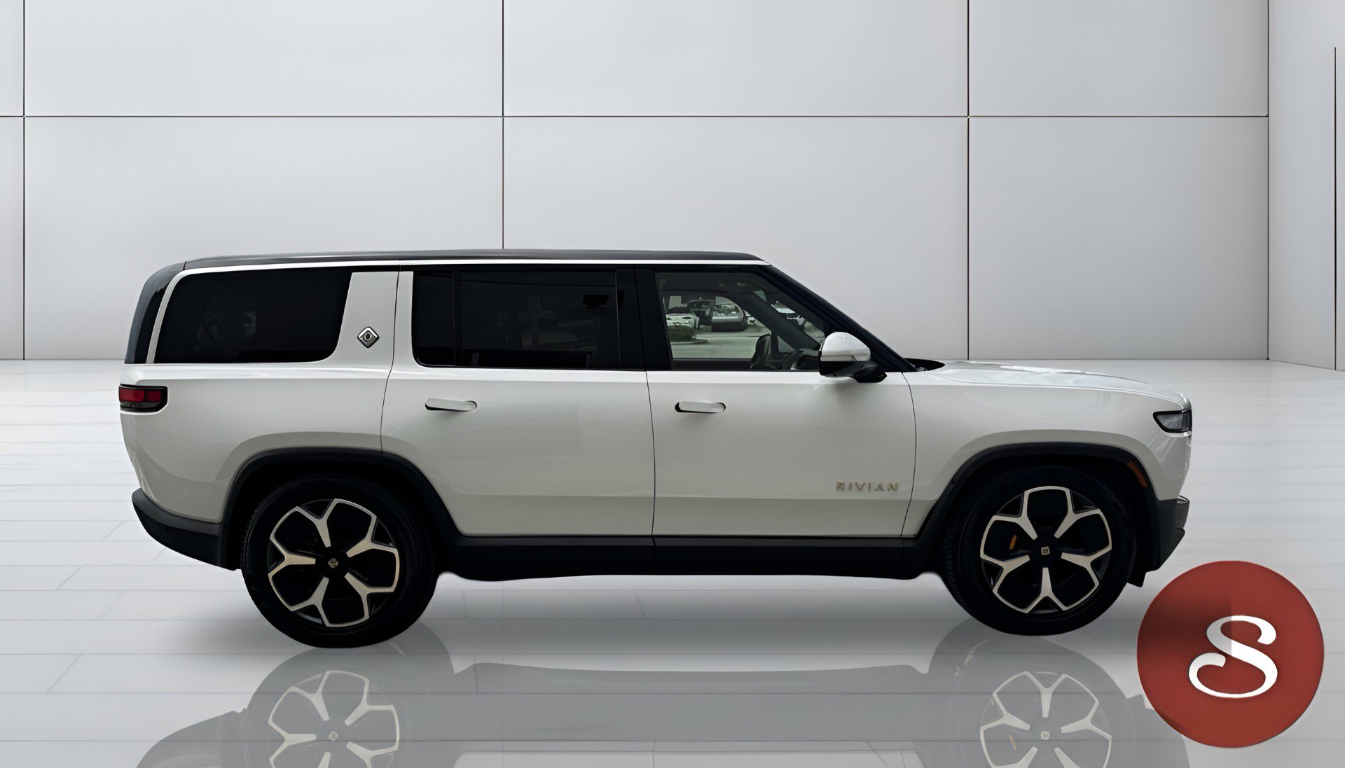 Used 2024 Rivian R1S Adventure Quad AWD/4WD image 9