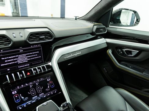Used 2024 Lamborghini Urus S AWD/4WD image 30