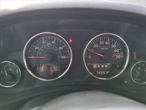 Used 2016 Jeep Wrangler Unlimited Rubicon image 9