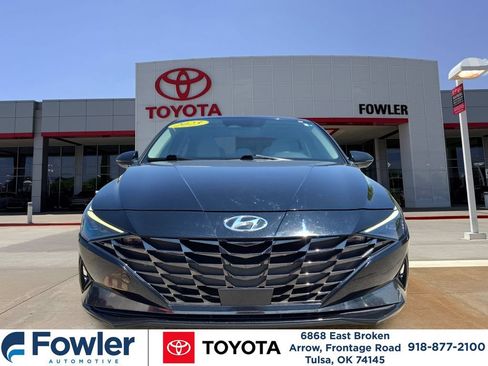 Used 2023 Hyundai Elantra Limited FWD image 8