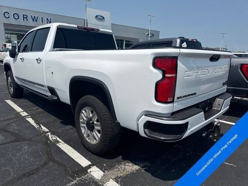 Used 2025 Chevrolet Silverado 3500 High Country w/ Technology Package AWD/4WD image 7
