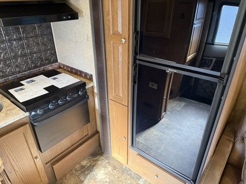 Used 2016 Ford E-450 and Econoline 450 Super Duty w/ Motorhome Prep Package image 50