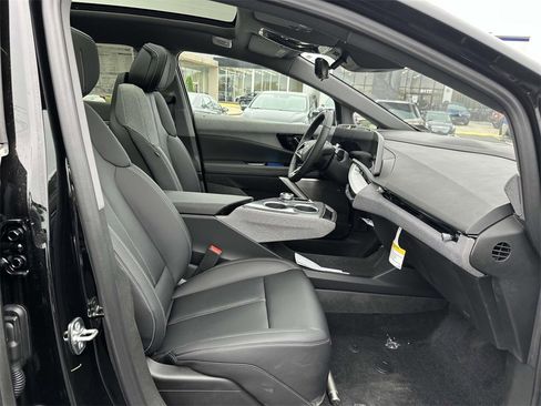 New 2025 Cadillac Optiq Sport 1 image 10