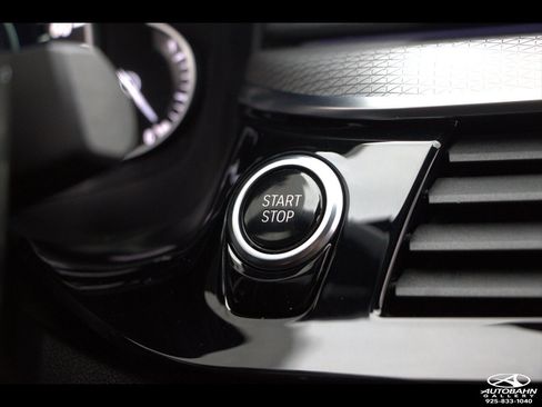 Used 2019 BMW 530e w/ M Sport Package image 16