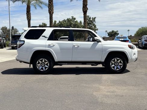 Used 2024 Toyota 4Runner TRD Off-Road Premium AWD/4WD image 4