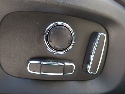 Used 2019 Jaguar XJ R-Sport image 26