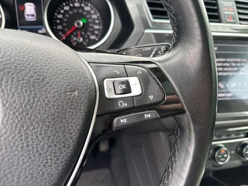 Used 2018 Volkswagen Tiguan SEL AWD/4WD image 20