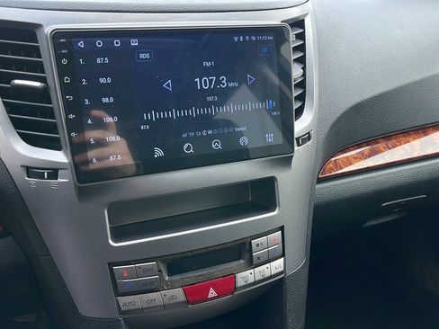 Used 2010 Subaru Outback 2.5i Limited w/ Popular Equipment Group 2A image 28