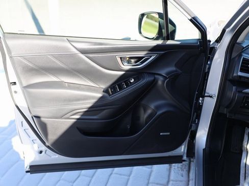 Used 2020 Subaru Forester Limited image 15