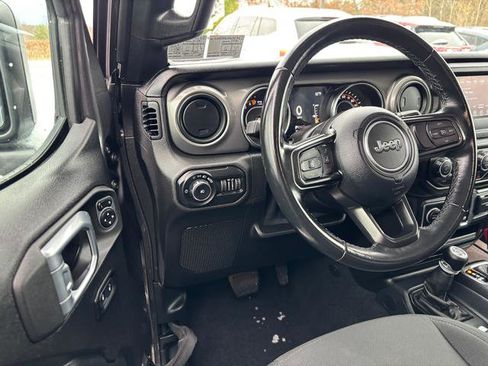 Used 2021 Jeep Wrangler Sport image 9