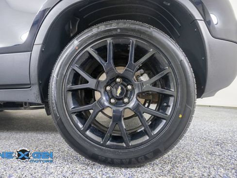 Used 2022 Chevrolet Trax LT w/ Midnight Edition AWD/4WD image 44