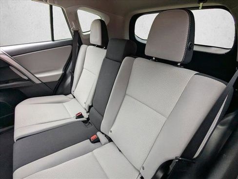 Used 2018 Toyota RAV4 XLE image 20